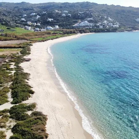 Vrettos Beachside Retreat *