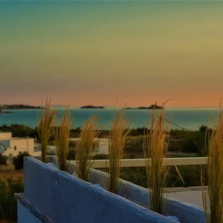 Vrettos Beachside Retreat *