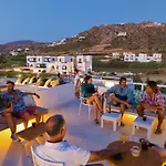 Studios Vrettos Beachside Retreat *