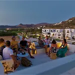 Studios Vrettos Beachside Retreat *