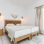 Studios Vrettos Beachside Retreat