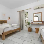 Studios Vrettos Beachside Hotel
