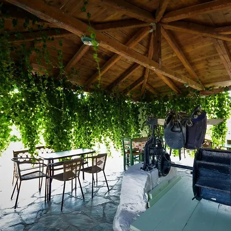 Vrettos Beachfront *