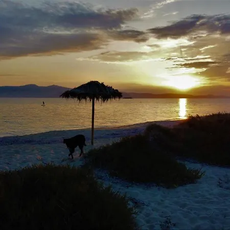 Vrettos Beachfront *