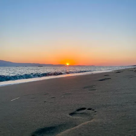 Vrettos Beachfront *