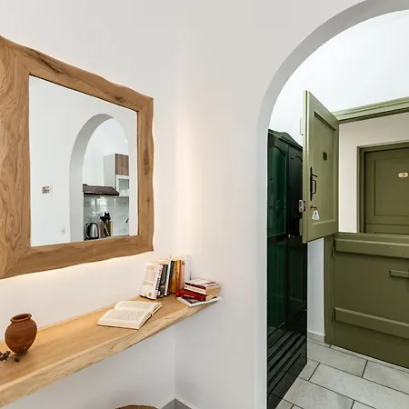 Апартаменты Vrettos Beachfront *