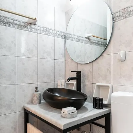 Vrettos Beachfront * Плака