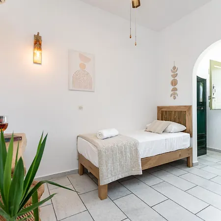 Апартаменты Vrettos Beachfront