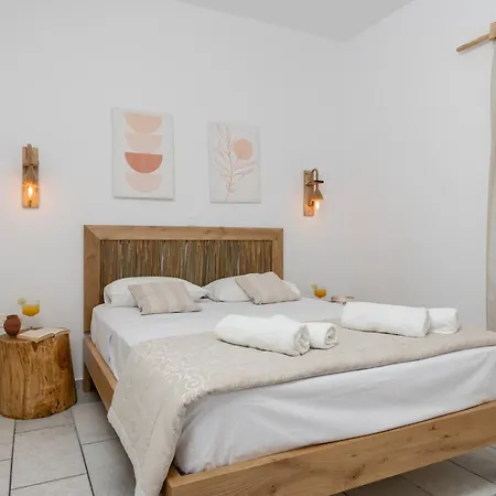 Vrettos Beachfront Апартаменты *