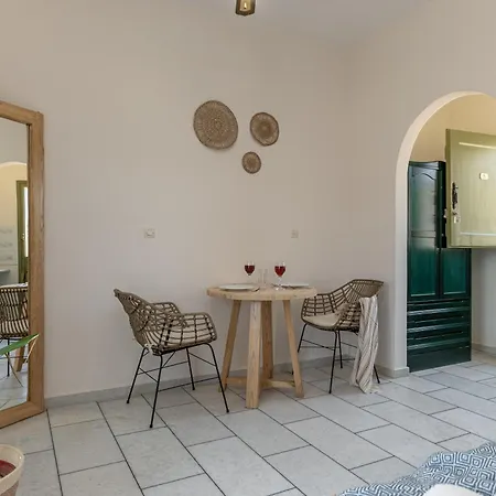 Vrettos Beachfront Плака