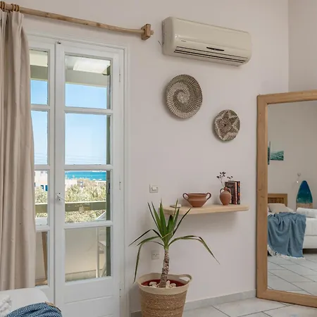 Studios Vrettos Beachfront Hotel *
