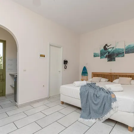 Vrettos Beachfront * Плака