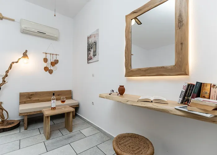 Vrettos Beachfront *