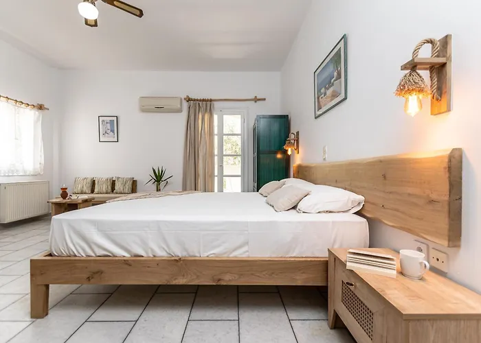 Vrettos Beachfront *